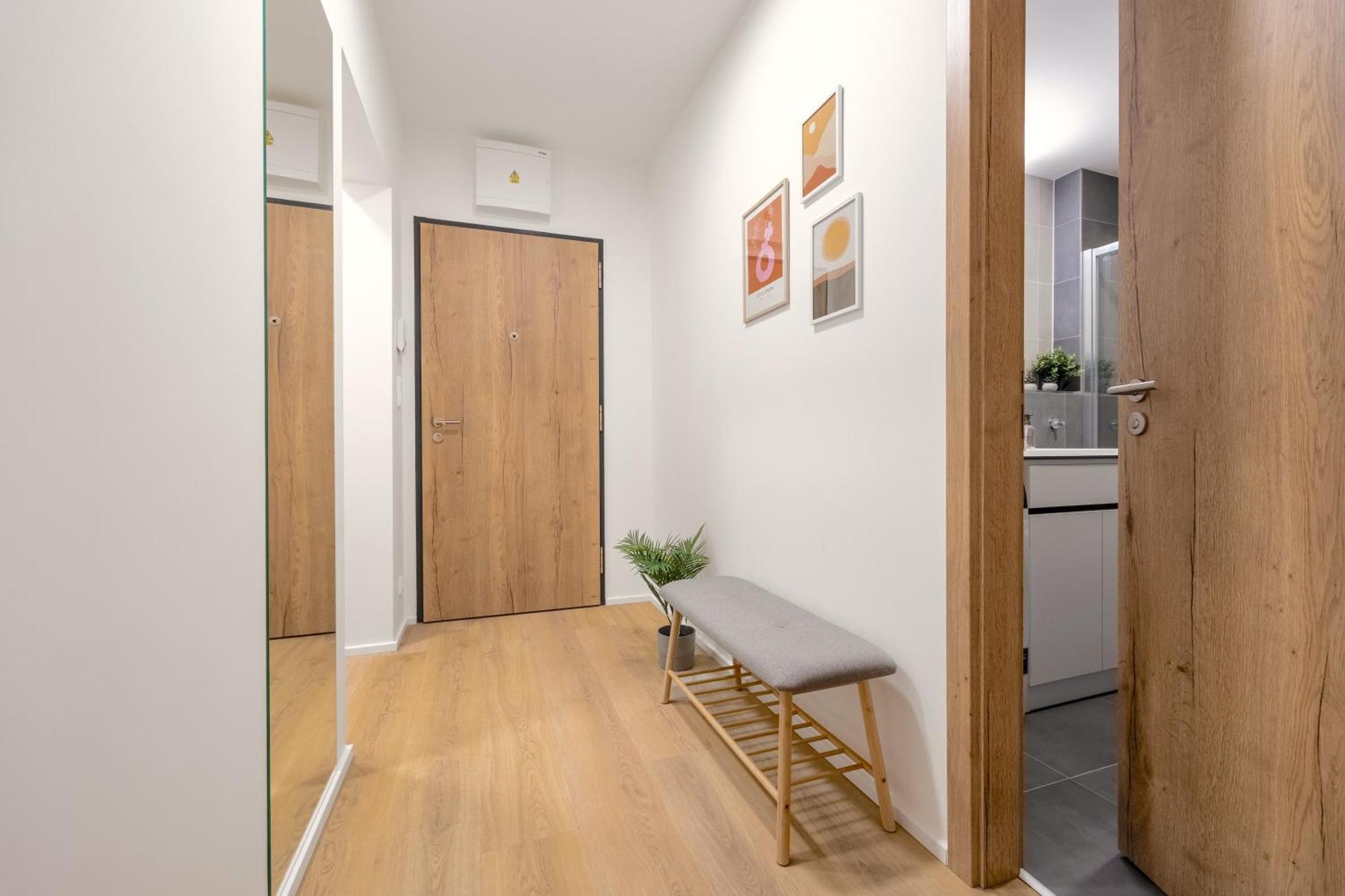 Bright 2Br - 5Th Floor, Balcony, Free Parking By Gravity Prague Apartman Kültér fotó
