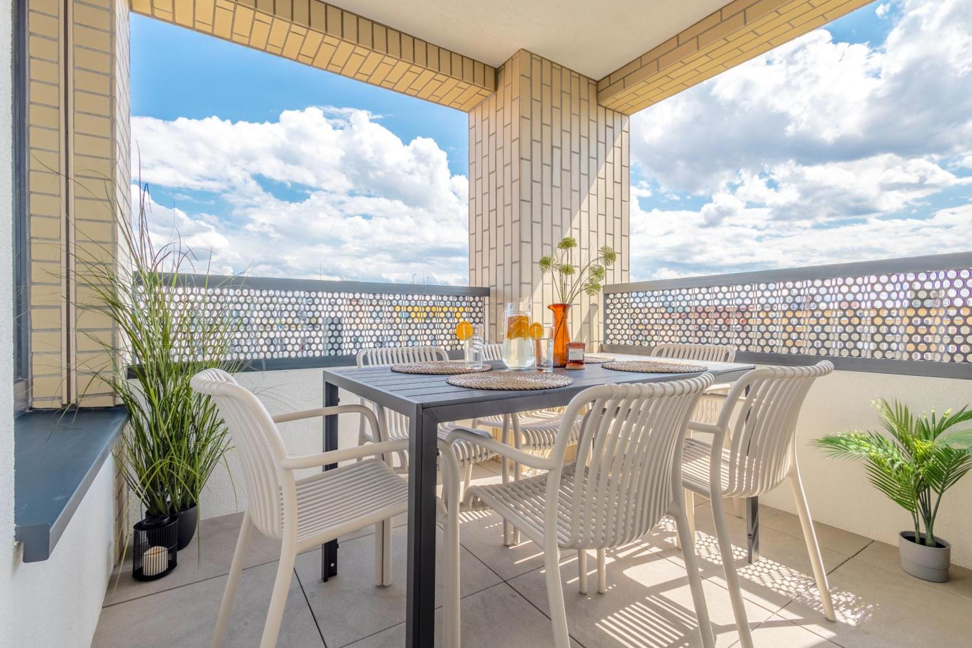 Bright 2Br - 5Th Floor, Balcony, Free Parking By Gravity Prague Apartman Kültér fotó
