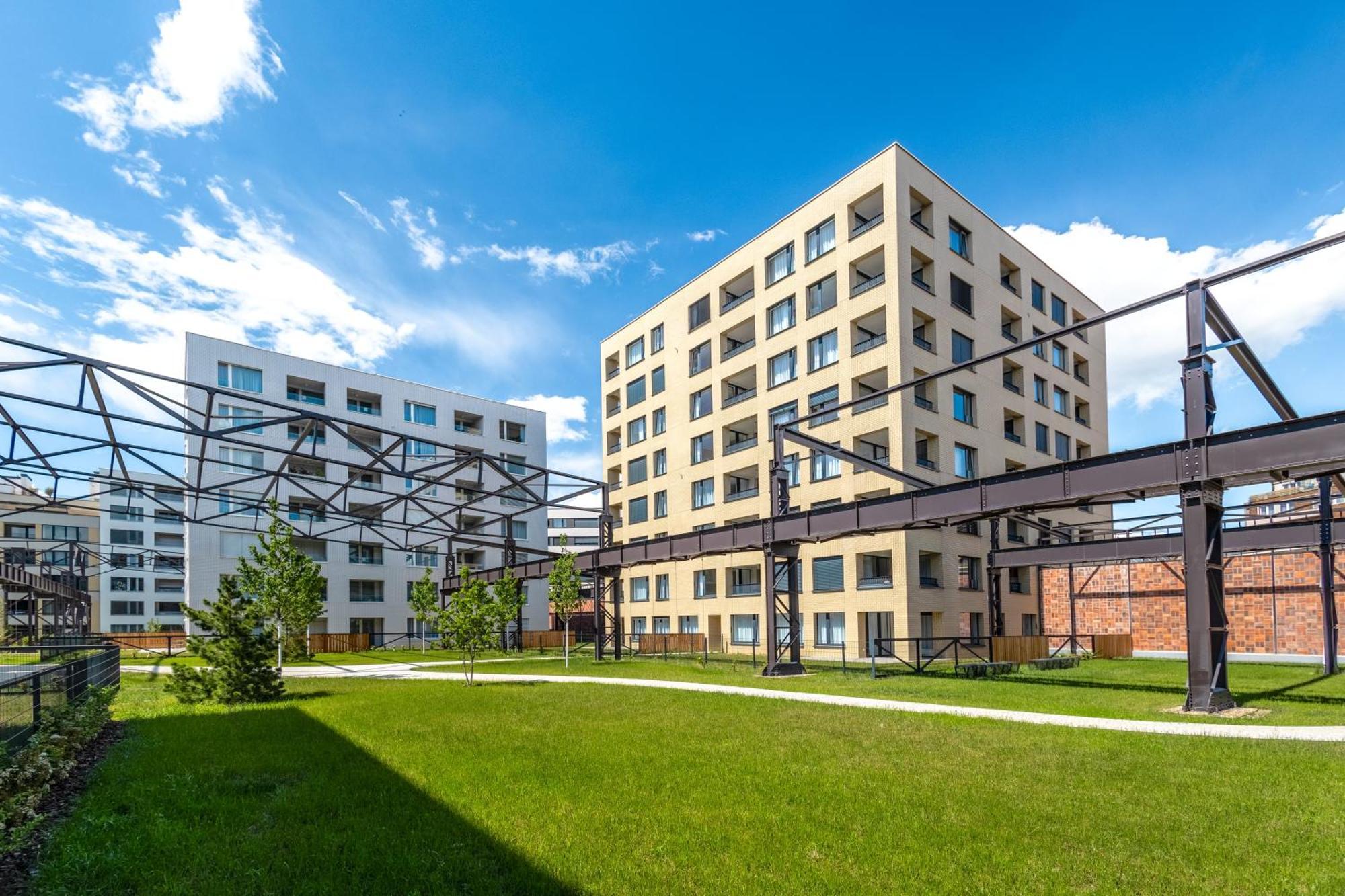 Bright 2Br - 5Th Floor, Balcony, Free Parking By Gravity Prague Apartman Kültér fotó