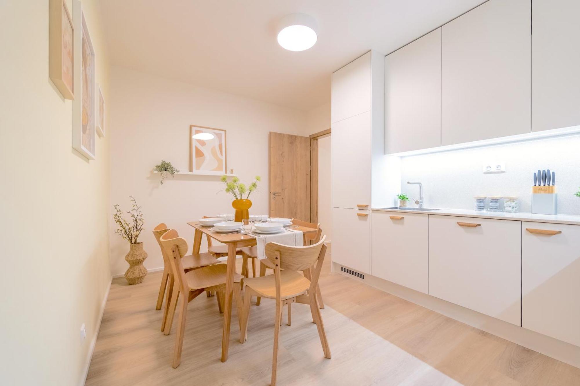 Bright 2Br - 5Th Floor, Balcony, Free Parking By Gravity Prague Apartman Kültér fotó