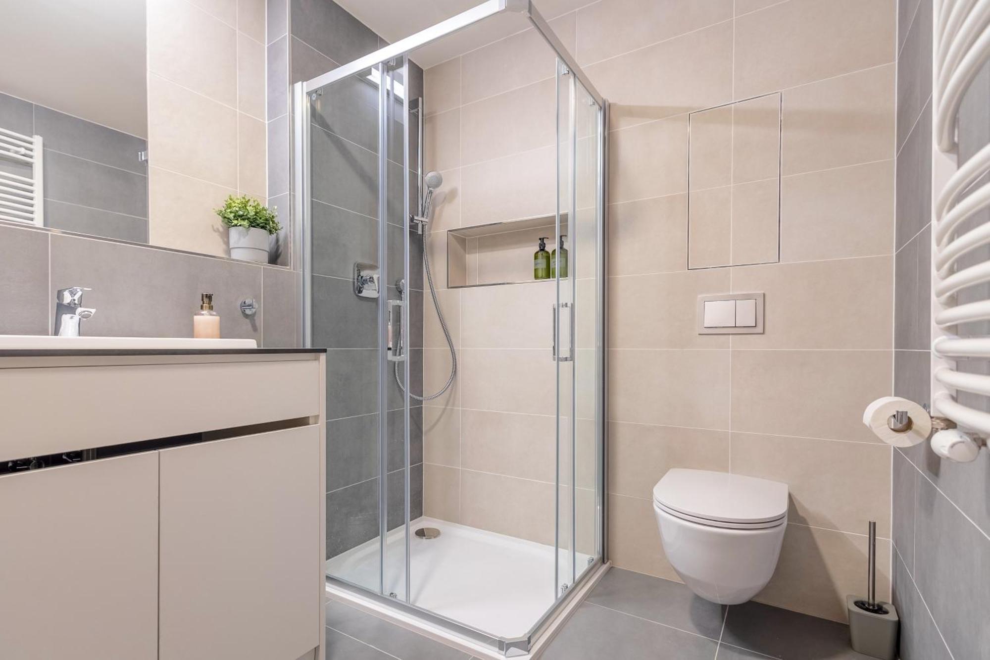 Bright 2Br - 5Th Floor, Balcony, Free Parking By Gravity Prague Apartman Kültér fotó