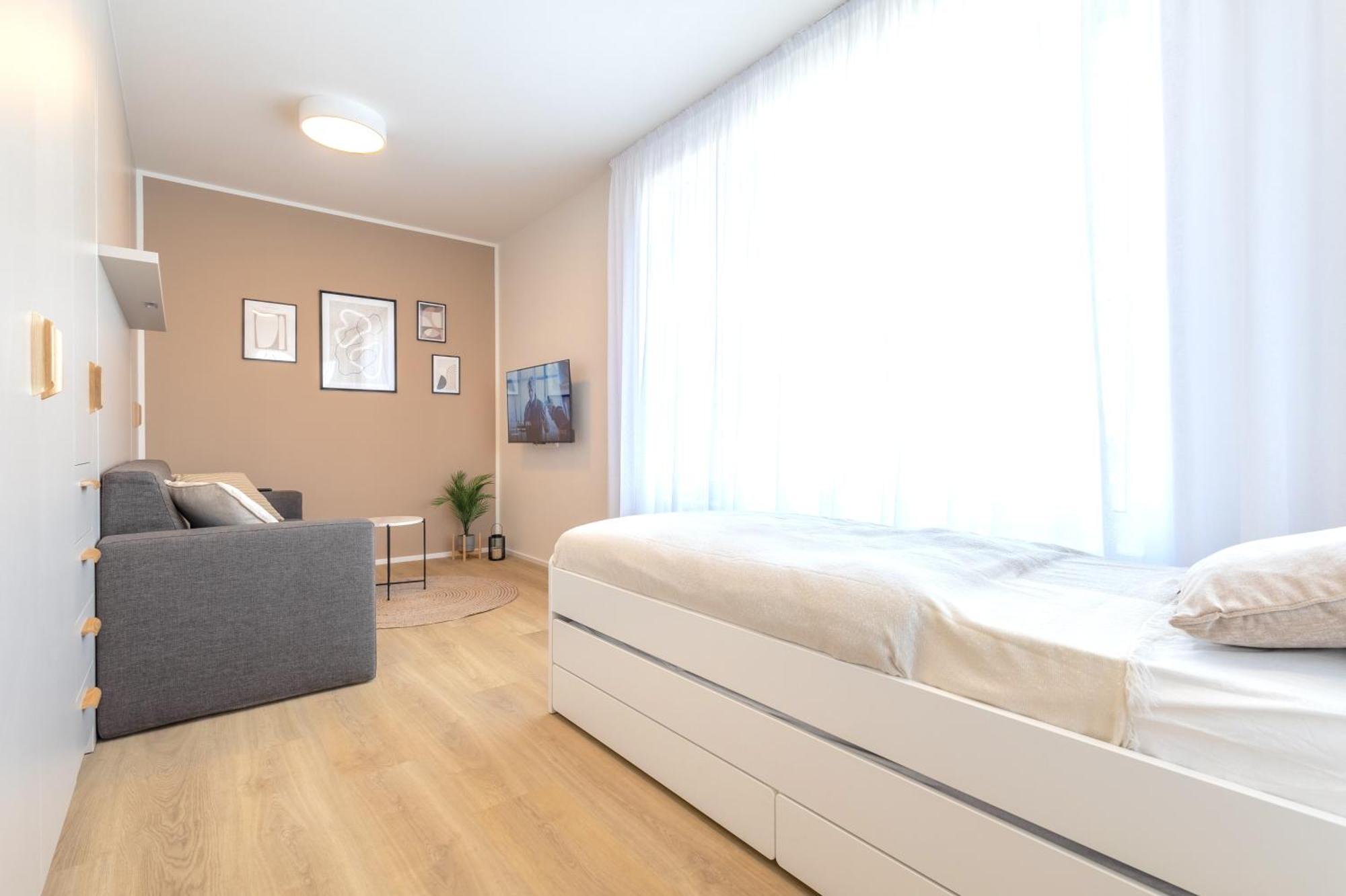 Bright 2Br - 5Th Floor, Balcony, Free Parking By Gravity Prague Apartman Kültér fotó