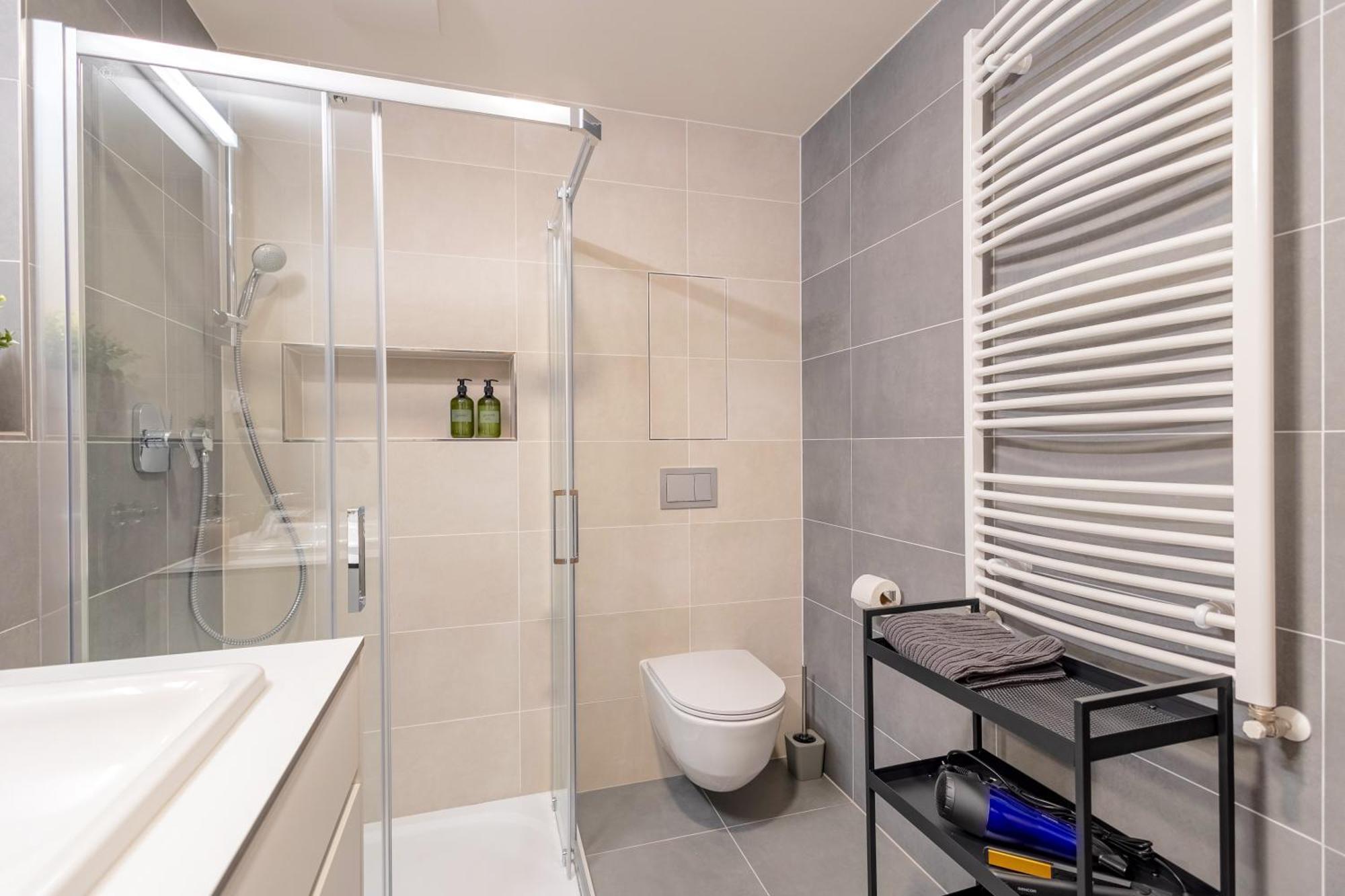 Bright 2Br - 5Th Floor, Balcony, Free Parking By Gravity Prague Apartman Kültér fotó